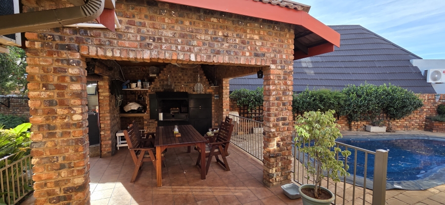 3 Bedroom Property for Sale in Roylglen Gardens Northern Cape
